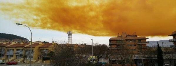 Nube-toxica-en-Igualada_54427152638_51351706917_600_226.jpg