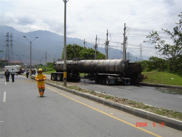 5-19-2008_VariasAccMetro_(110).jpg